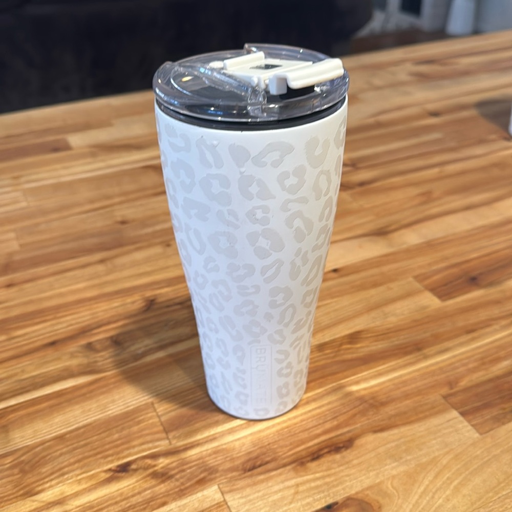 Brumate NAV XL 32 oz white leopard